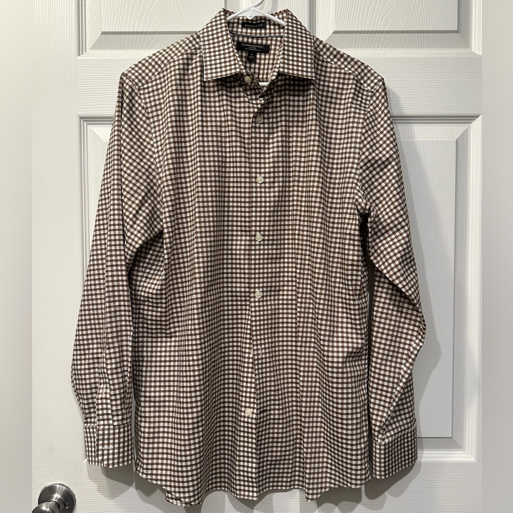 ❗️Banana Republic Camden Fit 100% Cotton white and brown gingham size medium